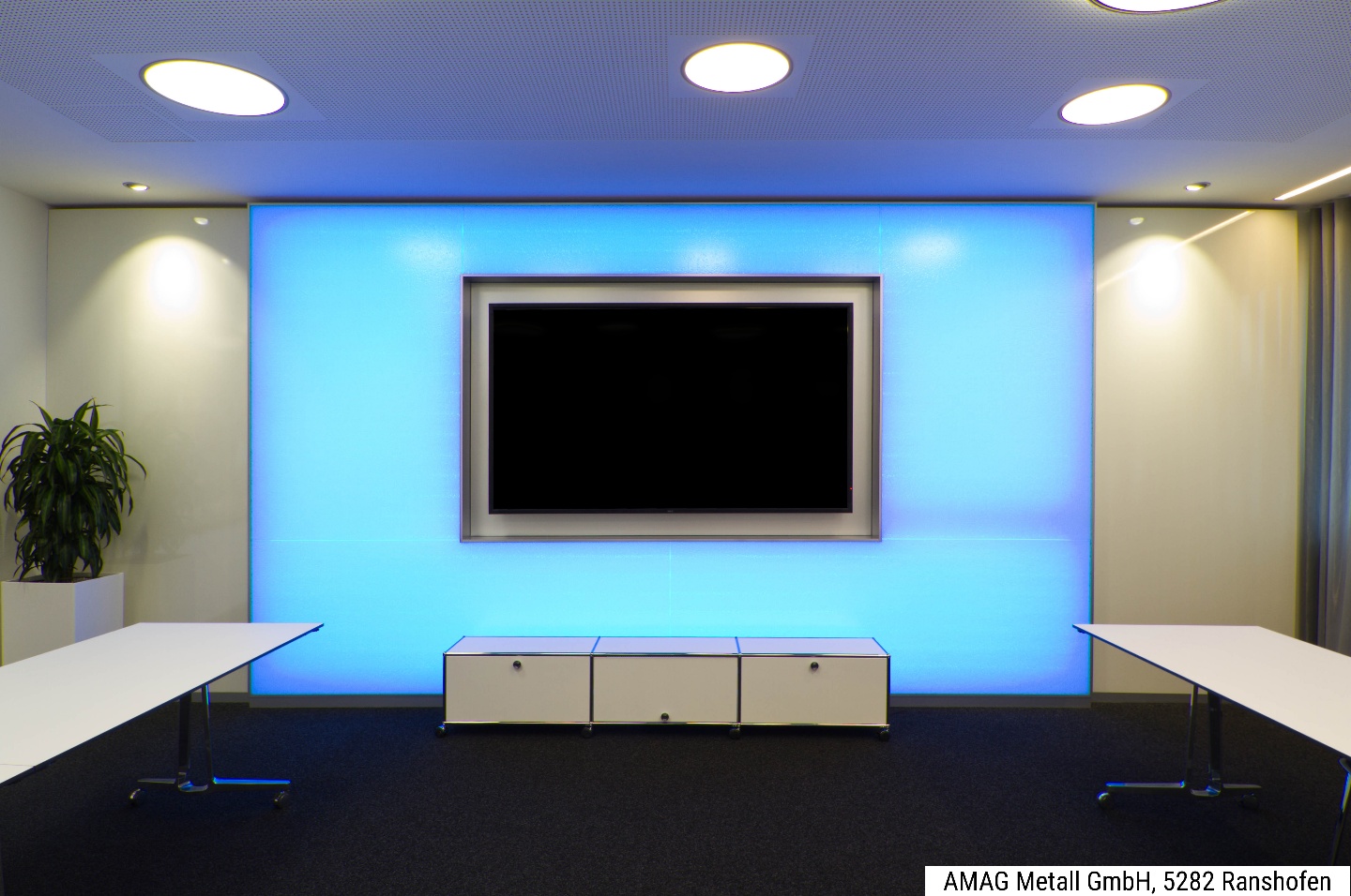 AIR-board acoustic backlit wall in conference room