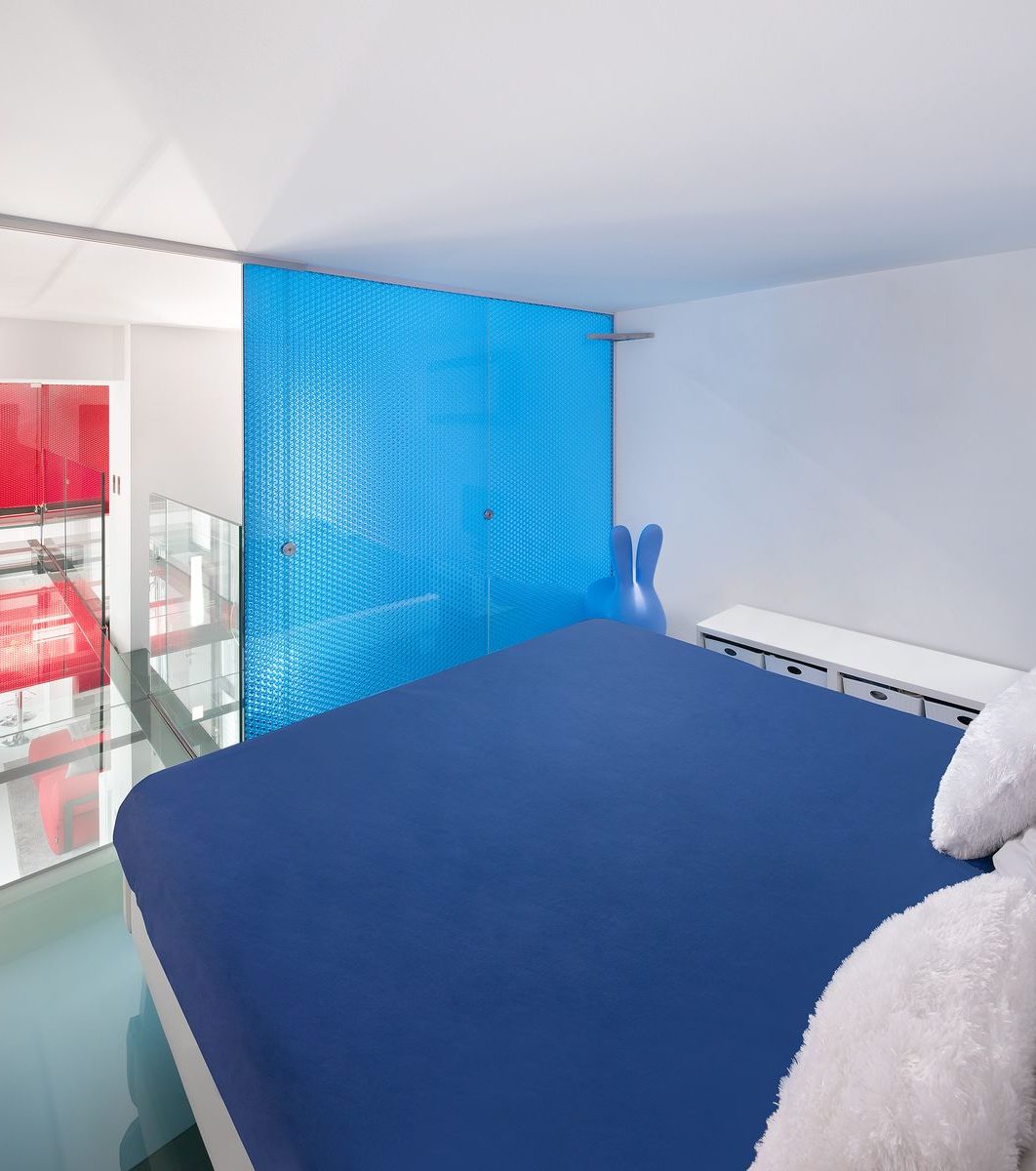 MoxieSurfaces - clear-PEP ECO color honeycomb panels in loft design