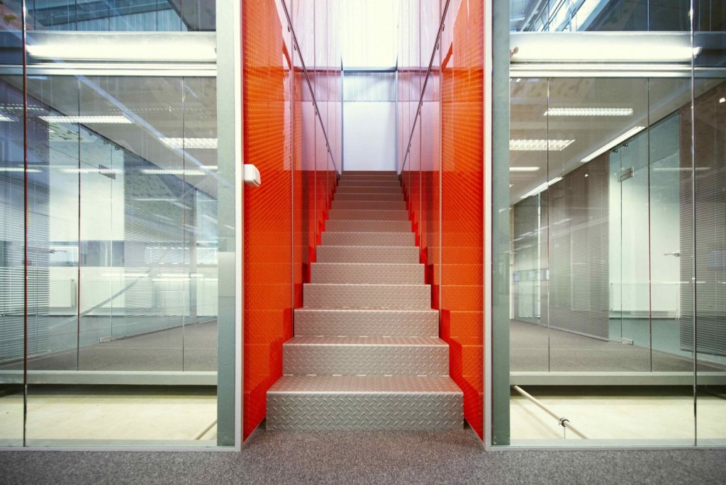 MoxieSurfaces - clear-PEP ECO translucent honeycomb panels for open space