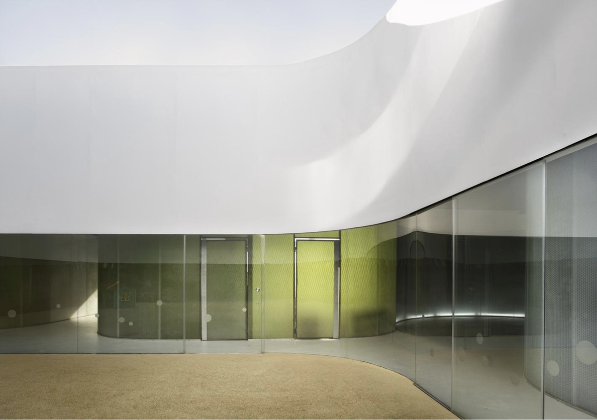 MoxieSurfaces - clear-PEP ECO for translucent interior wall panels