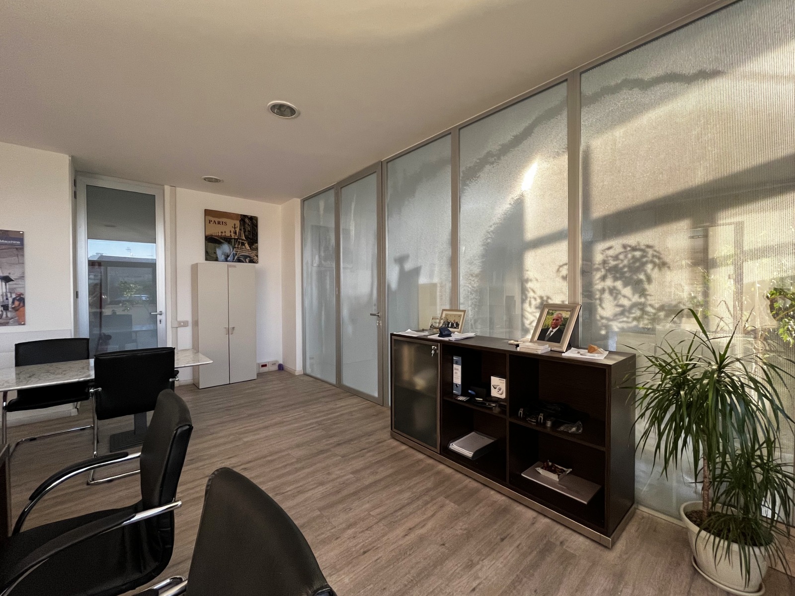 Moxie Surfaces - AIR-board ECO lightweight polycarbonate partition panels