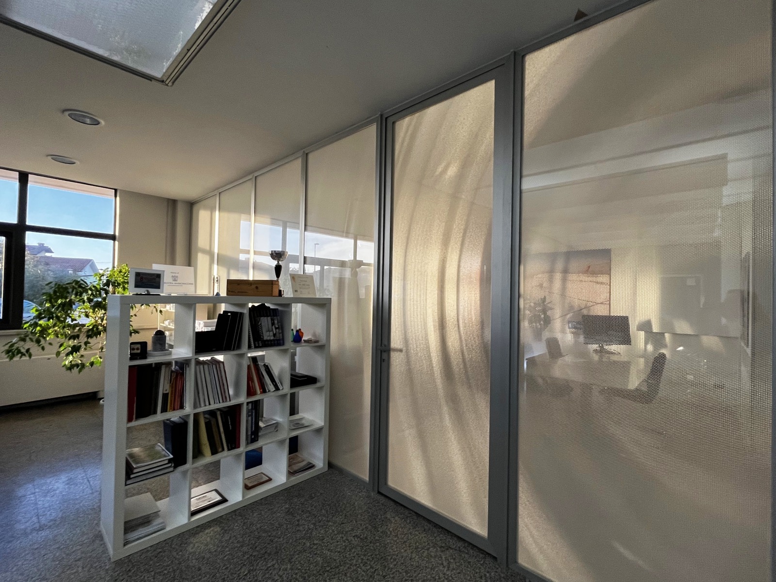 Moxie Surfaces - AIR-board ECO lightweight polycarbonate partition panels