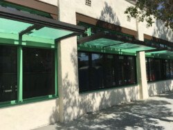 Green clear-PEP satin translucent honeycomb panels: Weatherproof Sunshades for Restaurants Green clear-PEP satin translucent honeycomb panels: Weatherproof Sunshades for Restaurants
