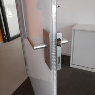 AIR-board transparent honeycomb hinged door: sleek & durable AIR-board transparent honeycomb hinged door: sleek & durable