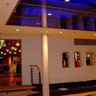 AIR-board UV PC Color ceiling panels: lightweight & vibrant atmosphere AIR-board UV PC Color ceiling panels: lightweight & vibrant atmosphere