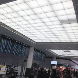 AIR-board UV PC airport ceiling: durable & sophisticated design AIR-board UV PC airport ceiling: durable & sophisticated design