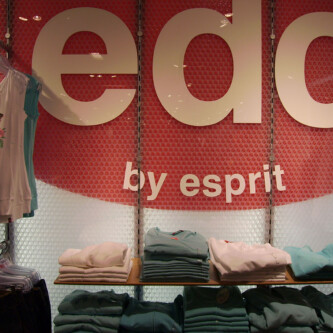 clear-PEP panels as shelves at Esprit clear-PEP panels as shelves at Esprit