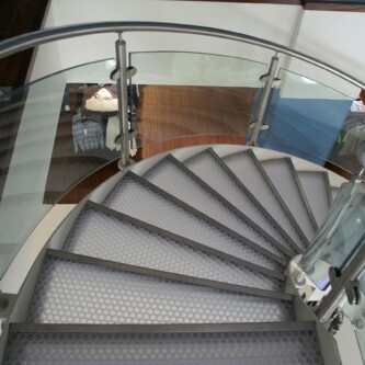 clear-PEP honeycomb stairs: lightweight & durable design clear-PEP translucent honeycomb panels