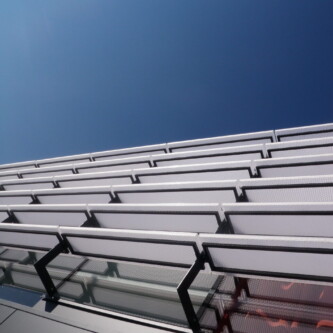 Modern sun shading systems using clear-PEP ECO PC stage MoxieSurfaces - Modern sun shading systems using clear-PEP ECO PC stage