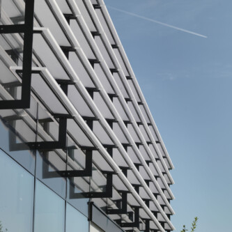 Modern sun shading systems using clear-PEP ECO PC stage MoxieSurfaces - Modern sun shading systems using clear-PEP ECO PC stage