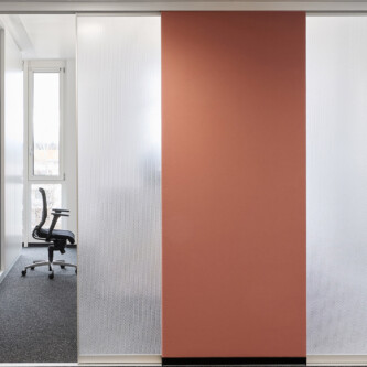 Flexible and stylish office spaces with AIR-board® acoustic MoxieSurfaces - AIR-board acoustic - walls dividers on rails