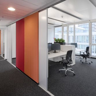 Flexible and stylish office spaces with AIR-board® acoustic MoxieSurfaces - AIR-board acoustic - walls dividers on rails